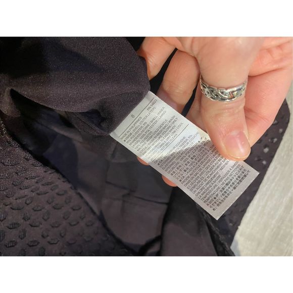 Banana Republic NWT Pencil Skirt Laser Cut in Vineyard Purple, Size 8, MSRP $70 - Picture 10 of 11